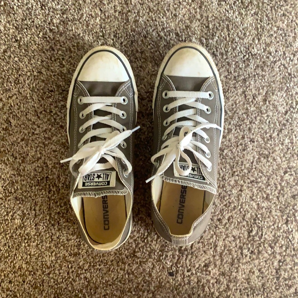 Gray converse. Size 9.